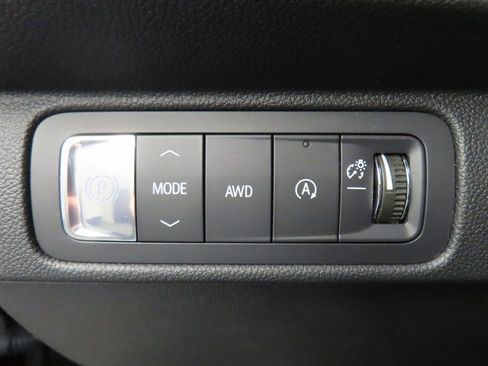 Used 2025 Chevrolet Traverse Z71 image 54