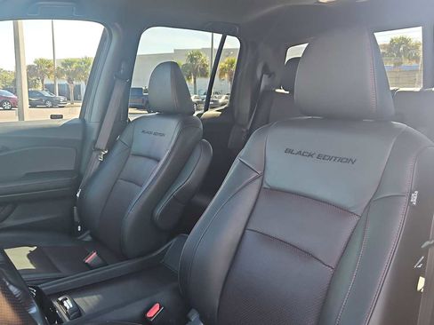 Certified 2022 Honda Ridgeline Black Edition image 13