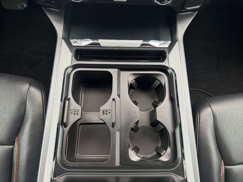 Used 2025 Ford F250 Lariat w/ FX4 Off-Road Package image 25