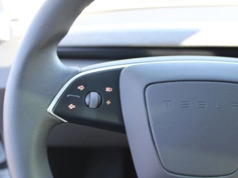 Used 2025 Tesla Model 3 Long Range image 16