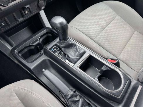 Used 2021 Toyota Tacoma SR AWD/4WD image 28