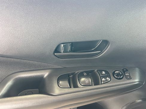 Used 2022 Nissan Kicks S image 8