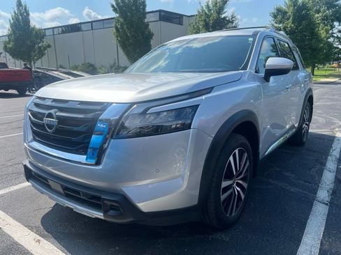 Used 2025 Nissan Pathfinder Platinum w/ Cargo Package FWD image 1