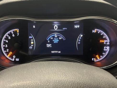 Used 2018 Jeep Grand Cherokee Altitude AWD/4WD image 17