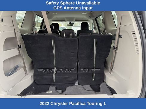 Used 2022 Chrysler Pacifica Touring-L FWD image 9