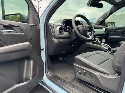 New 2025 Chevrolet Colorado LT w/ LT Convenience Package image 11