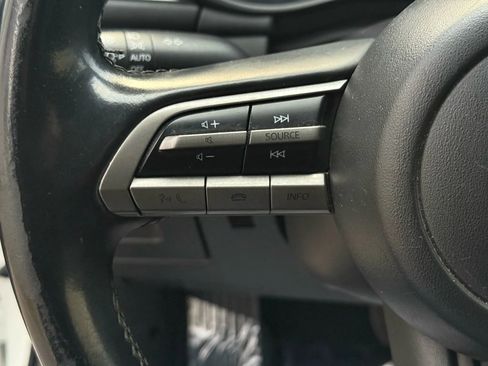 Used 2021 MAZDA MAZDA3 s image 33