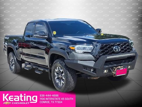 Used 2023 Toyota Tacoma TRD Off-Road AWD/4WD image 3