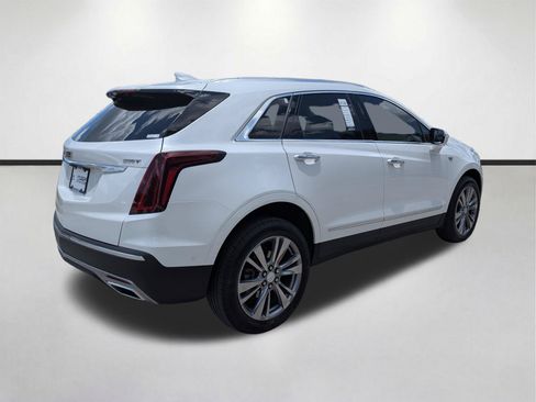 Used 2024 Cadillac XT5 Premium Luxury w/ Technology Package FWD image 4