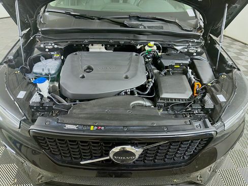 Used 2026 Volvo XC40 B5 Plus AWD/4WD image 33