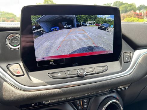Used 2025 Chevrolet Blazer LT FWD image 22