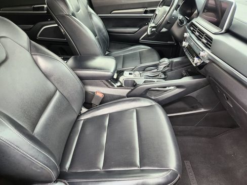 Certified 2022 Kia Telluride LX FWD image 13