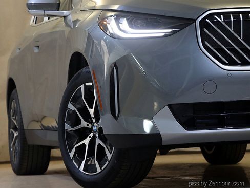 Used 2025 BMW X3 xDrive30i w/ Premium Package image 4