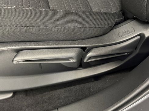 New 2026 Honda HR-V LX image 22