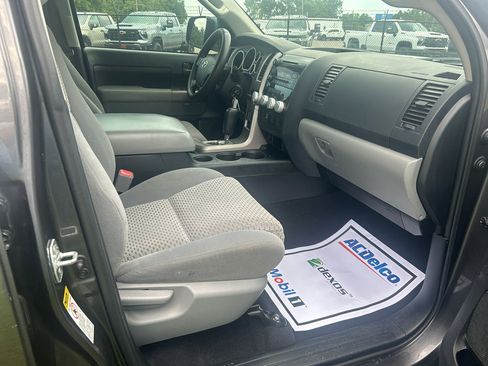 Used 2013 Toyota Tundra 2WD Double Cab w/ SR5 Pkg image 18