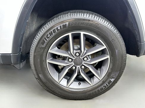 Used 2020 Jeep Grand Cherokee Limited image 31