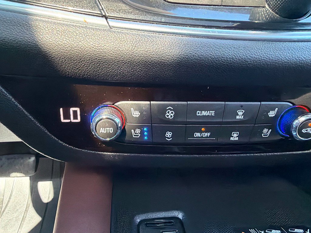 Used 2020 Buick Enclave Avenir w/ Avenir Technology Package AWD/4WD image 38