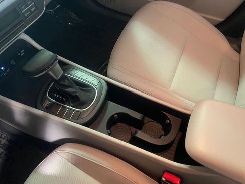 Used 2025 Hyundai Kona SEL image 41