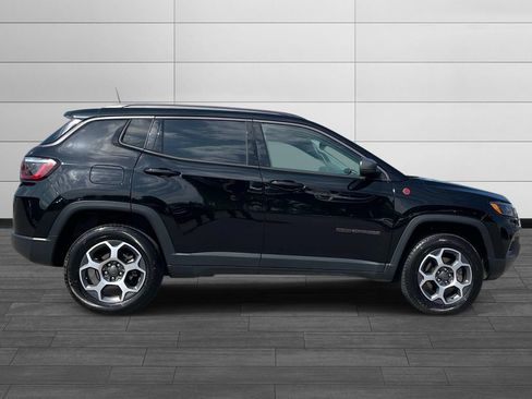 Used 2022 Jeep Compass Trailhawk w/ Sun and Sound Group AWD/4WD image 2