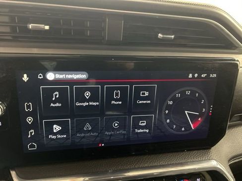 Used 2024 GMC Sierra 2500 Denali w/ Technology Package image 17