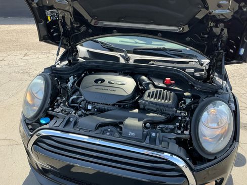 Used 2017 MINI Cooper 4-Door Hardtop FWD image 23