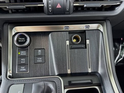 Used 2024 Lexus GX 550 AWD/4WD image 29