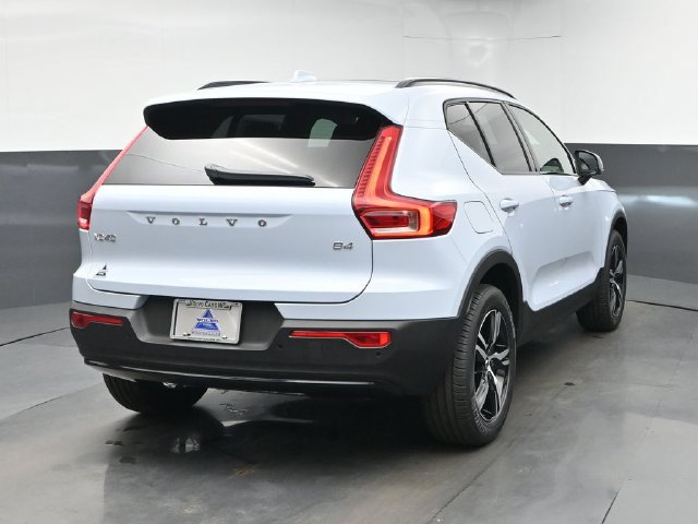 New 2026 Volvo XC40 B4 Core w/ Protection Package Premier FWD image 8
