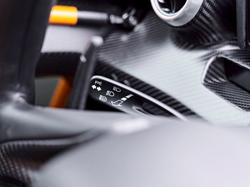 Used 2019 McLaren Senna RWD image 75