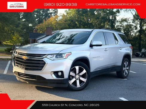 Used 2021 Chevrolet Traverse LT w/ LT Premium Package FWD image 1