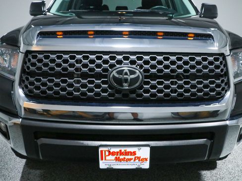 Used 2021 Toyota Tundra SR5 AWD/4WD image 4
