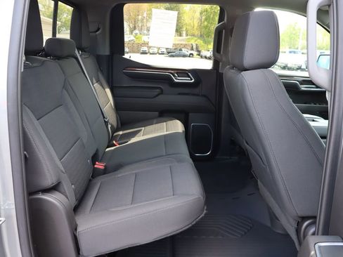 Used 2023 Chevrolet Silverado 1500 LT AWD/4WD image 17
