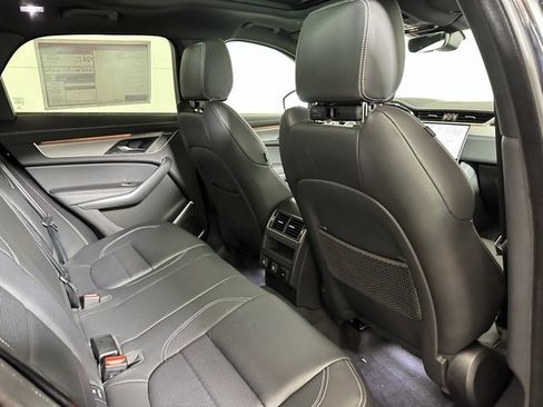 New 2026 Jaguar F-PACE R-Dynamic S image 23