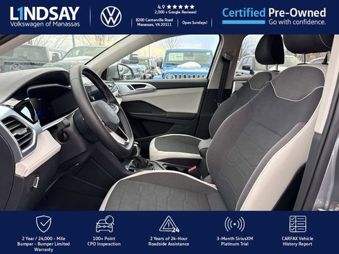 Certified 2025 Volkswagen Taos SE image 10