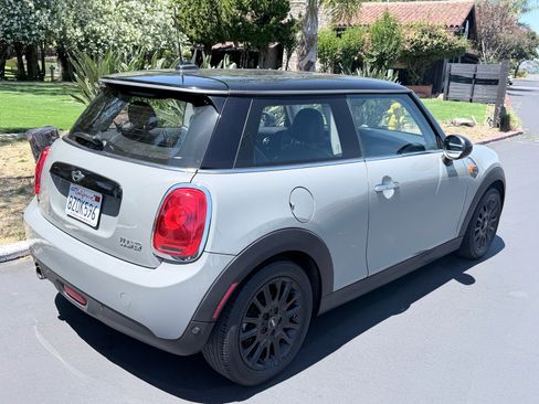 Used 2018 MINI Cooper 2-Door Hardtop w/ Premium Package FWD image 6