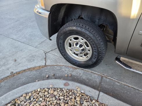 Used 2008 Chevrolet Silverado 2500 LT w/ 1LT Convenience Package image 9