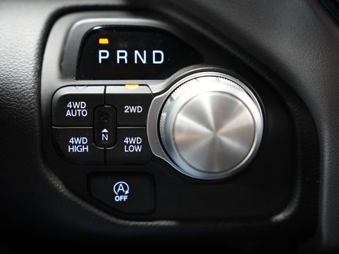 Used 2025 RAM 1500 Laramie image 31