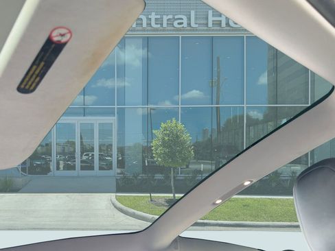 Used 2019 Tesla Model 3 Long Range image 16