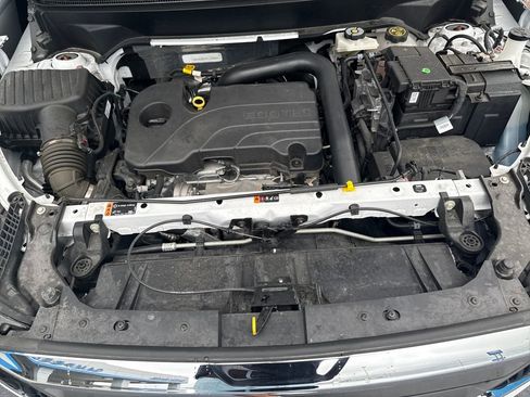 Used 2023 GMC Terrain SLE image 25