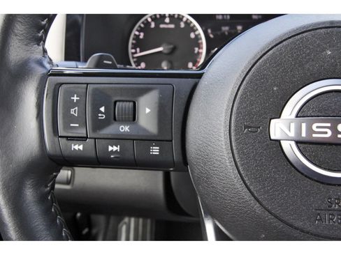 Used 2025 Nissan Pathfinder SL FWD image 19