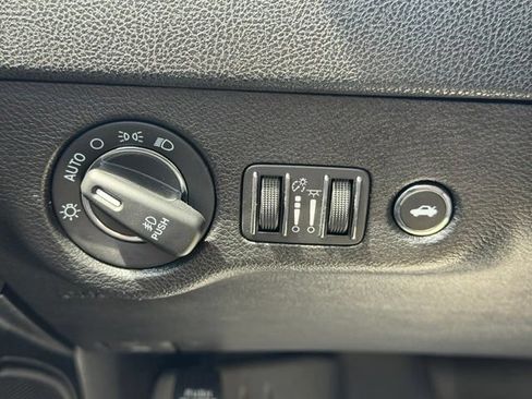 Certified 2021 Chrysler 300 Touring L AWD/4WD image 37
