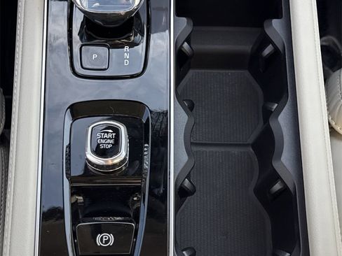 New 2026 Volvo XC90 B6 Ultra w/ Protection Package image 32