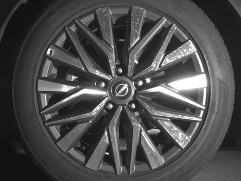 Used 2025 Nissan Altima 2.5 SV image 12