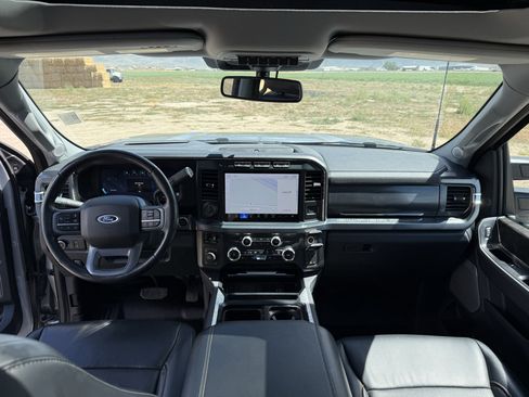 Used 2024 Ford F350 Lariat w/ Lariat Ultimate Package AWD/4WD image 33