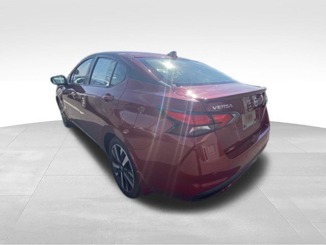 Used 2022 Nissan Versa SR FWD image 9