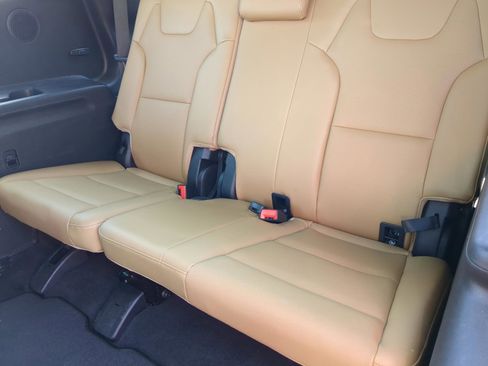 Certified 2022 Kia Telluride SX w/ Towing Package FWD image 31