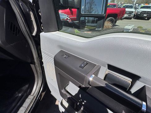 Used 2016 Ford F550 4x4 SuperCab Super Duty image 41