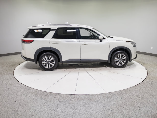 Used 2024 Nissan Pathfinder SL AWD/4WD image 8