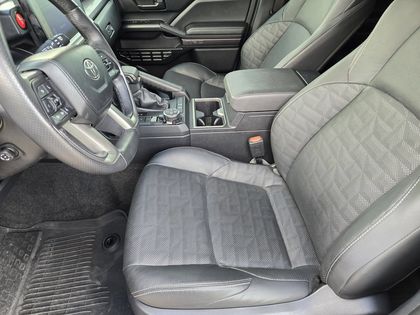 Used 2025 Toyota 4Runner TRD Off-Road Premium AWD/4WD image 13