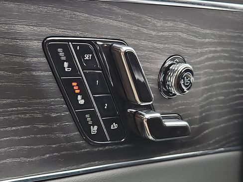 Certified 2023 Cadillac Lyriq Luxury image 25