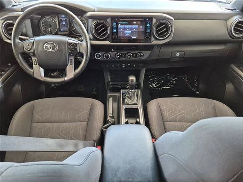 Used 2018 Toyota Tacoma TRD Sport w/ Technology Package AWD/4WD image 15